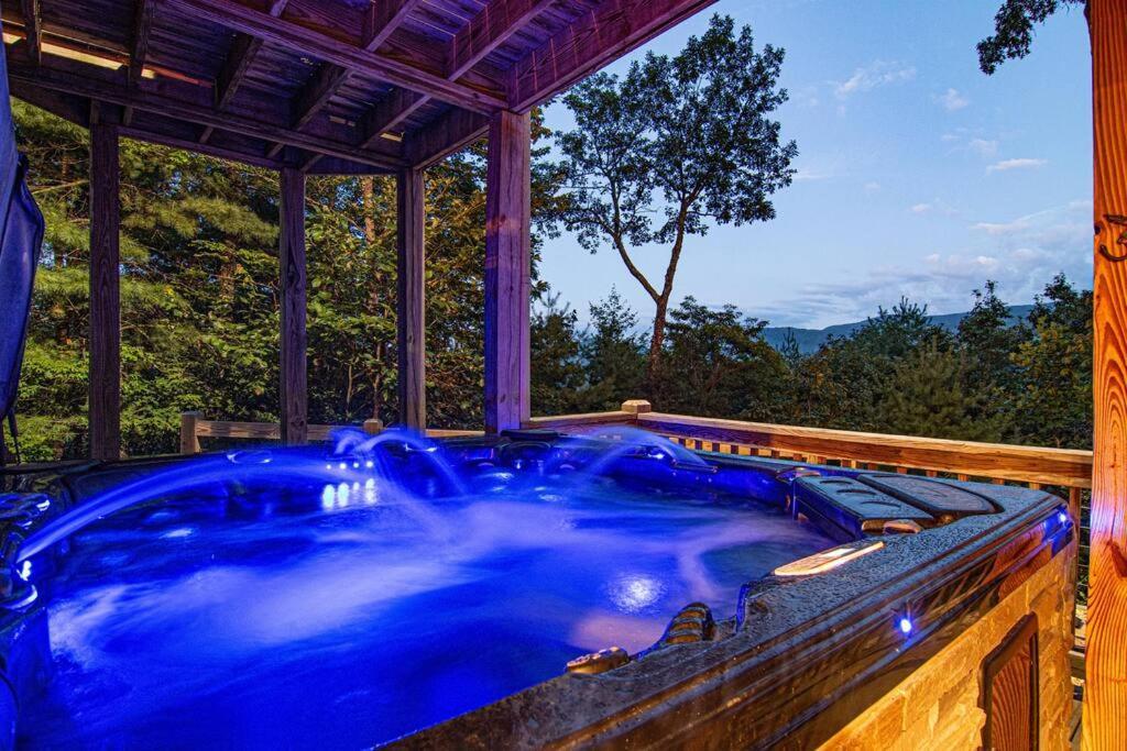 Cherry Log Summit Cabin By Bk Stays - Family Friendly - Playground - Game Room - Jacuzzi - Amazing Mountain Views Kültér fotó