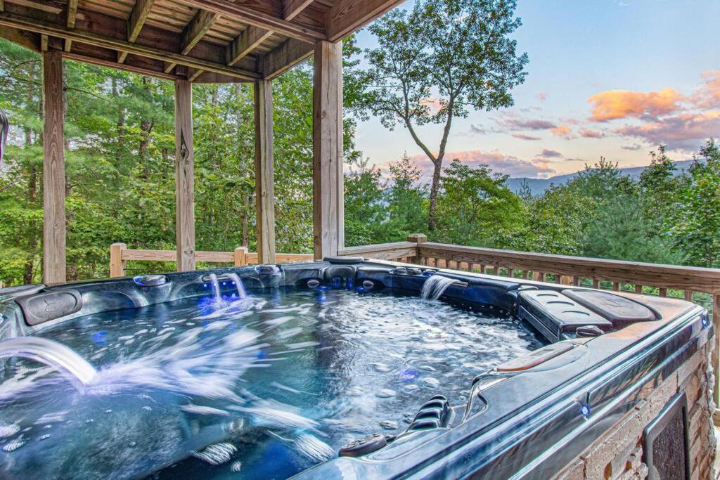 Cherry Log Summit Cabin By Bk Stays - Family Friendly - Playground - Game Room - Jacuzzi - Amazing Mountain Views Kültér fotó