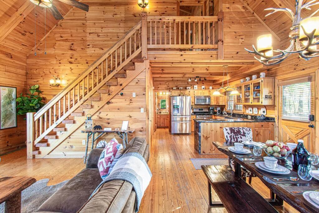 Cherry Log Summit Cabin By Bk Stays - Family Friendly - Playground - Game Room - Jacuzzi - Amazing Mountain Views Kültér fotó